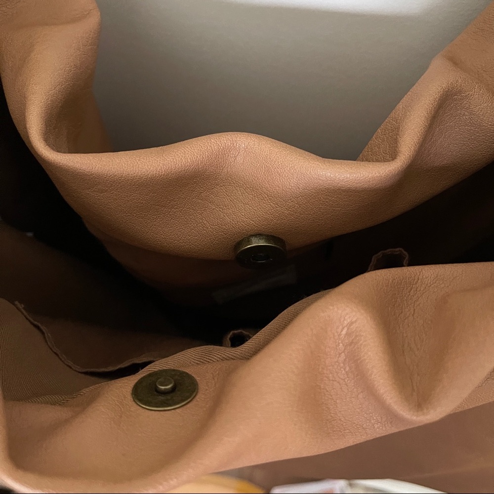 Universal Thread Shoulder Bag - Picture 3 of 8